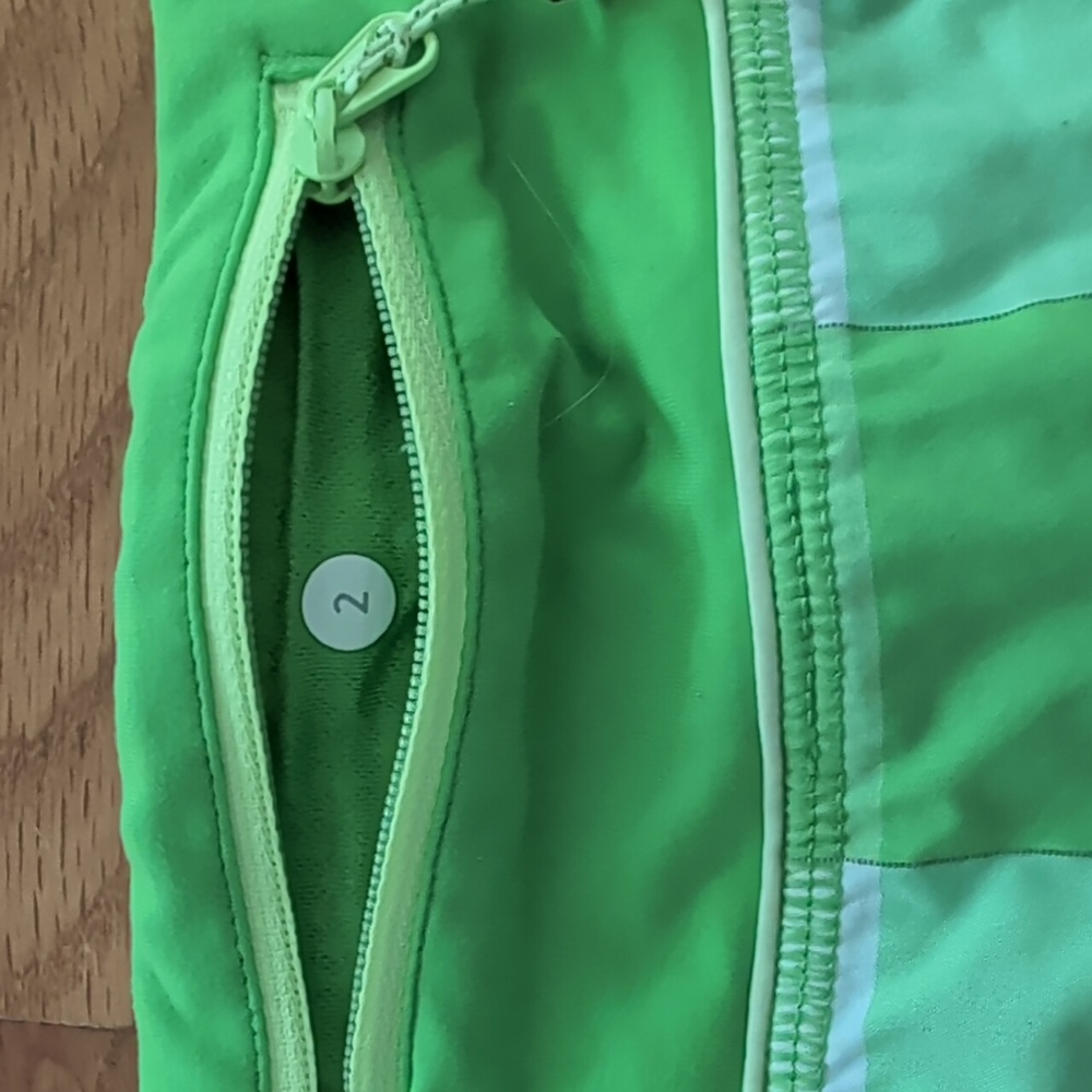 Lululemon Frond Green Gingham Speed Shorts 2 - Picture 6 of 7